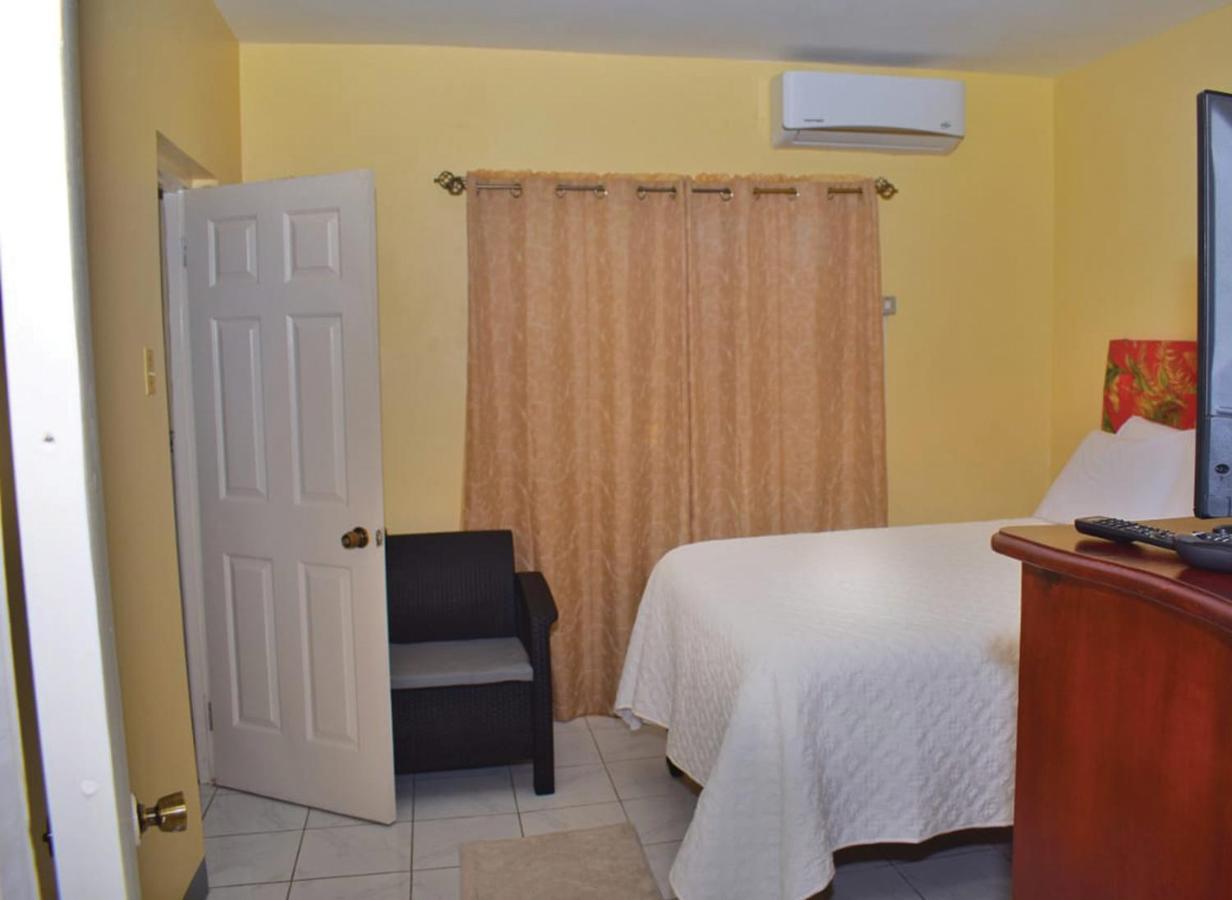 Unity Villa One Bedroom Apartment Close To Montego Bay And Beaches With Wifi Екстериор снимка